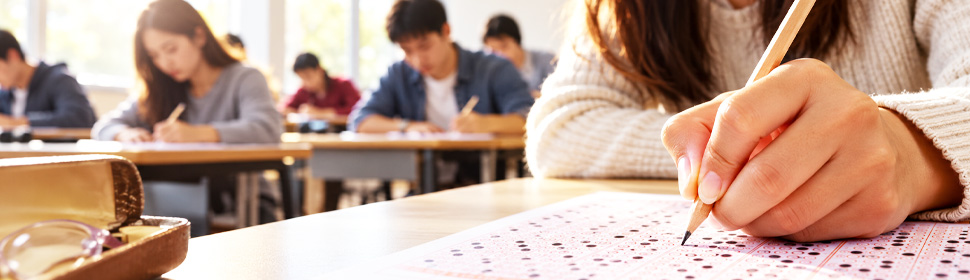 TOEFL mı IELTS mi? Hangi Sınav Sizin İçin Daha Doğru?